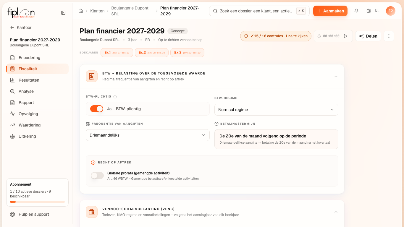Het tabblad Fiscaliteit, sectie btw: btw-plichtig, normaal regime, driemaandelijkse aangiften.